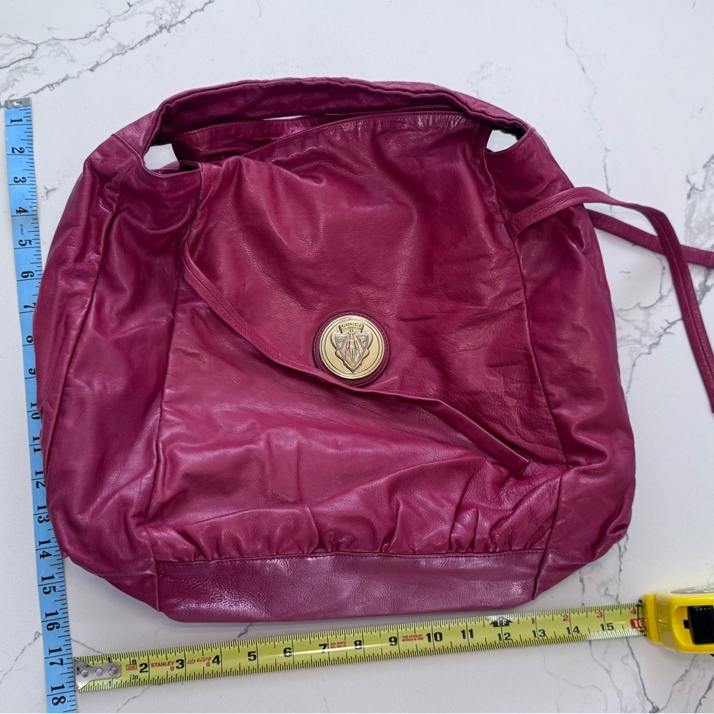 Gucci Pink Shoulder Bag with Elegant Design